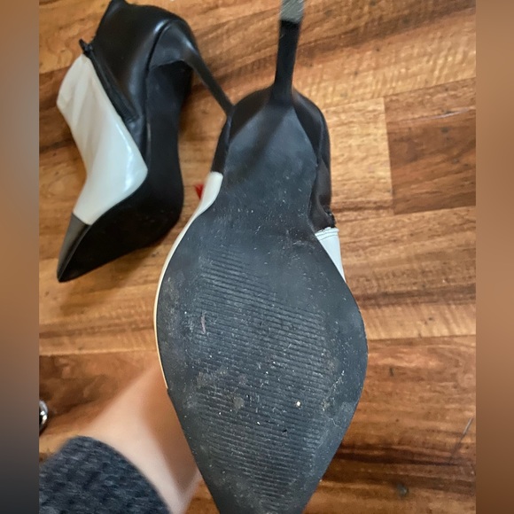 👡💓👀✨Gently Used- B&W Bootie Genuine Leather Bootie Size 7.5 - Picture 7 of 9